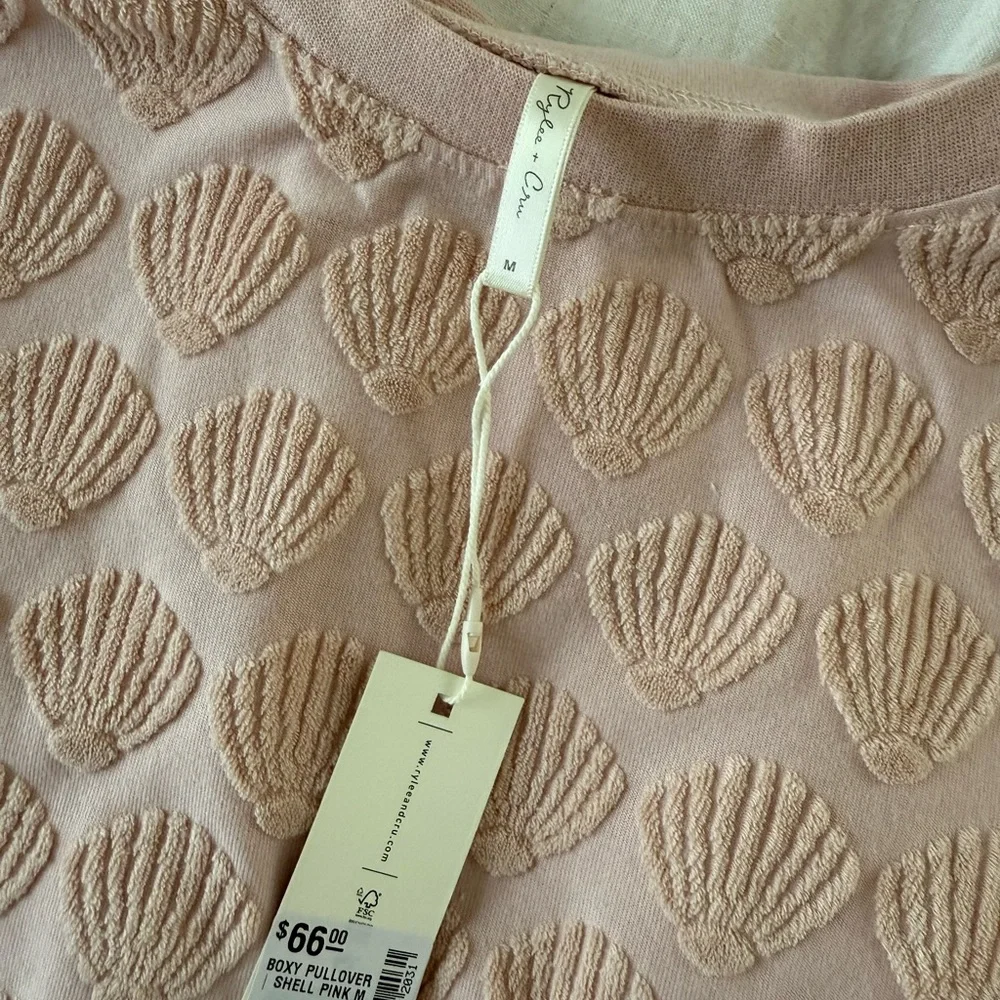 Rylee + Cru Boxy Pullover - Picture 2 of 3